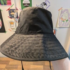 Women’s J Crew cotton canvas bucket hat with ties black S/M NWOT